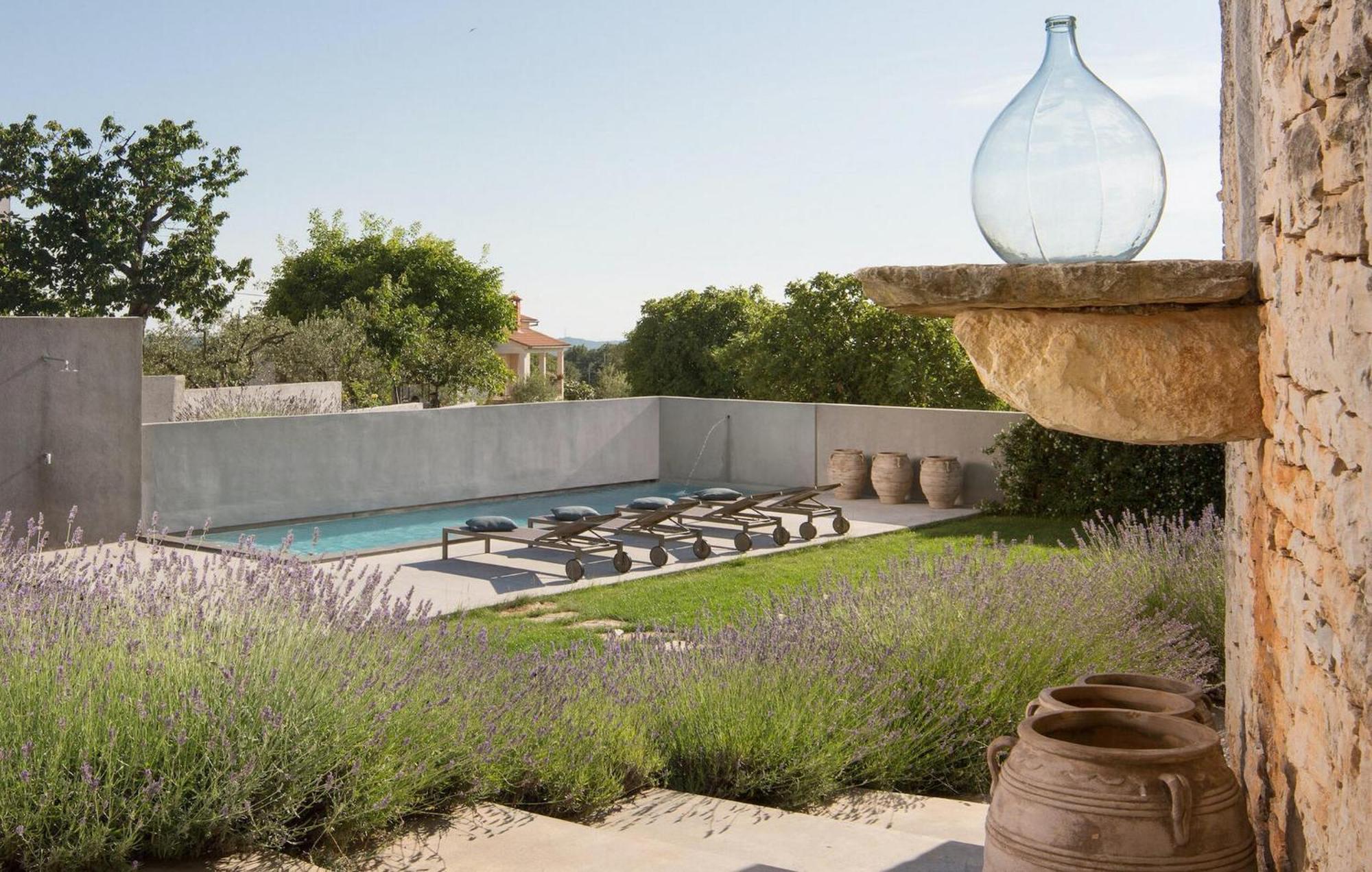 Cozy Home In Tinjan With Outdoor Swimming Pool Buitenkant foto