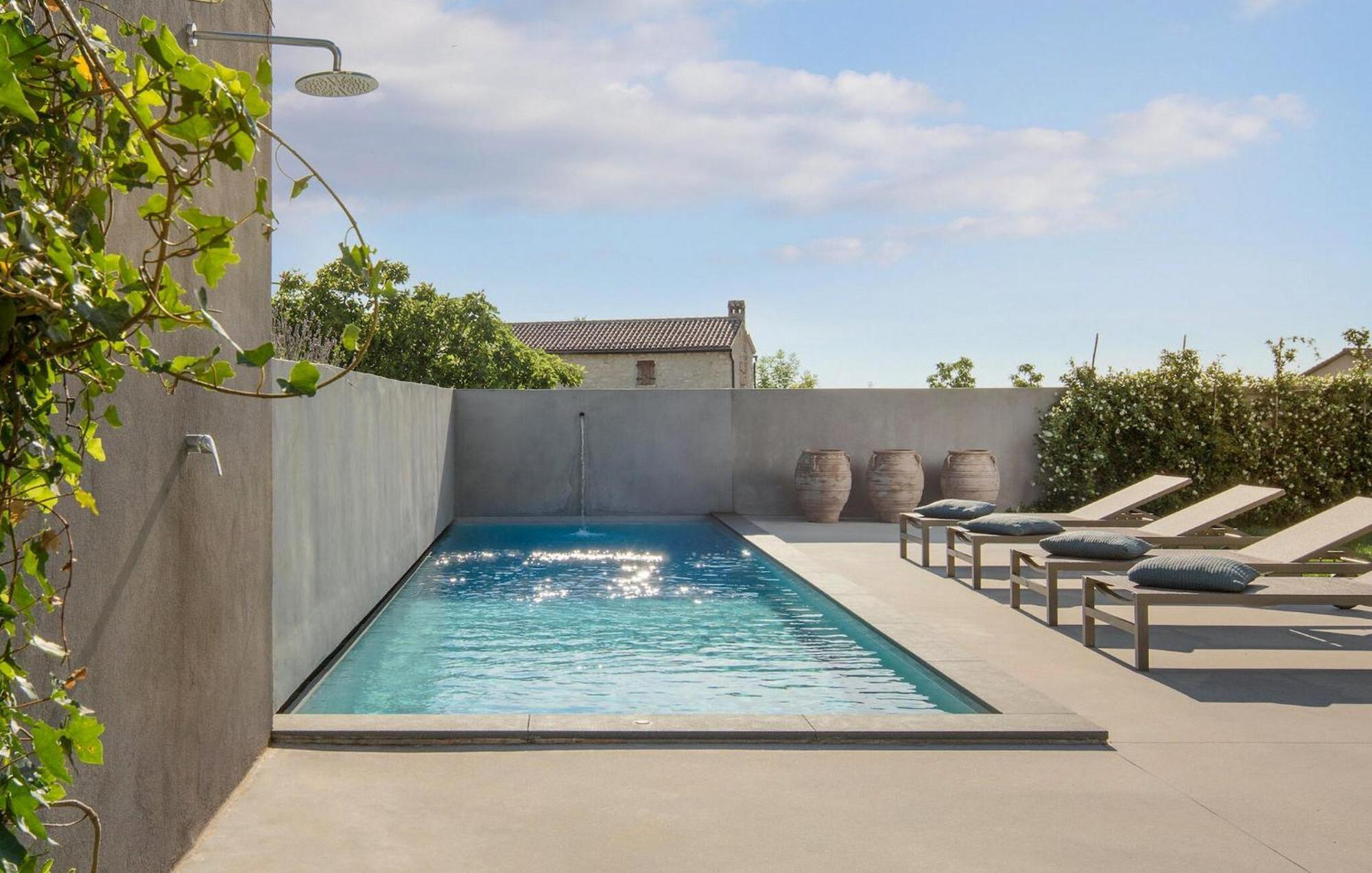 Cozy Home In Tinjan With Outdoor Swimming Pool Buitenkant foto